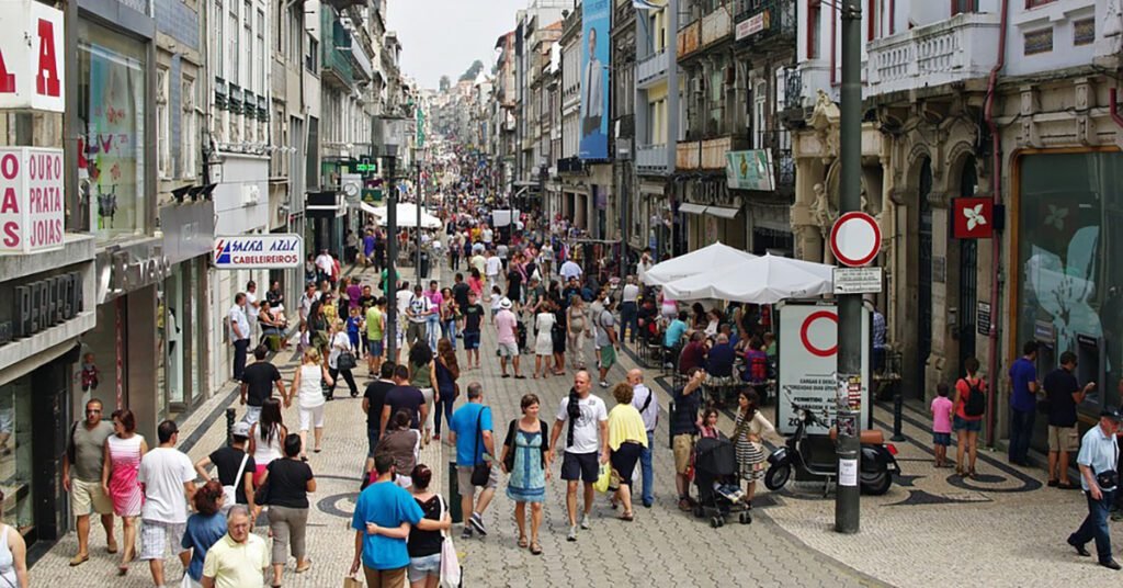 Mainland European Portuguese Dialects: Northern vs. Centre-Southern