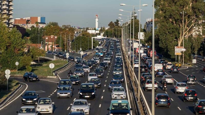 Top 10 Worst Portuguese Traits: Traffic and Driving Habits